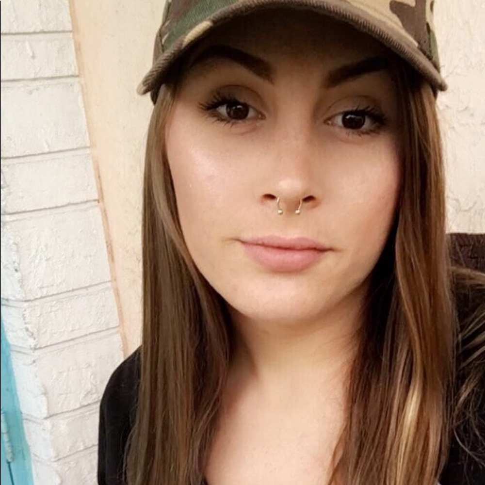 Meet your Posher, Alyssa